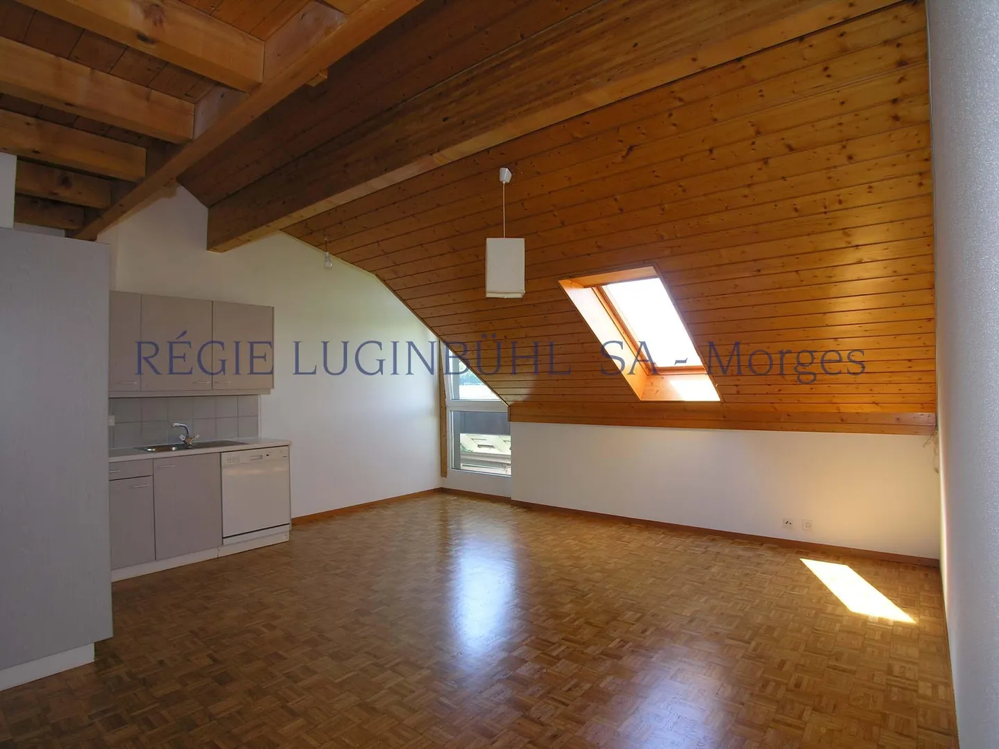 Two Steps from the Station - 2.5 Rooms with Gallery - Photo 6 of 11