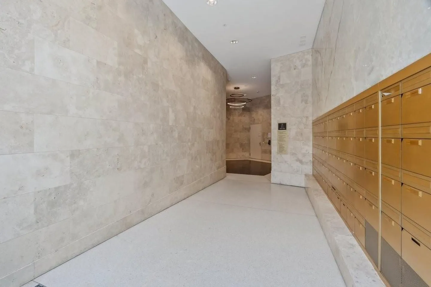 Modern Office Space in Limat Tower - Photo 3 of 3
