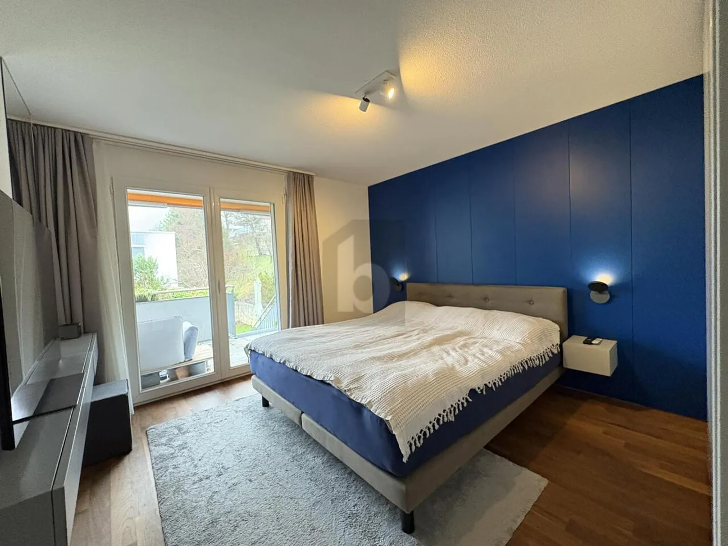 EXCLUSIVE WITH LARGE GARDEN IN CENTRAL LOCATION - Photo 5 of 6