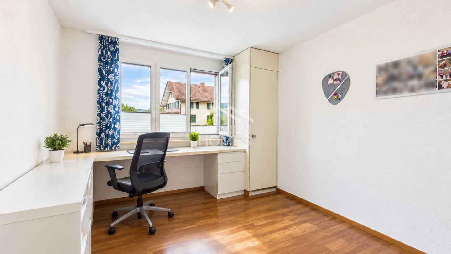 Space for Family, Work, and Renting - Photo 5 of 13