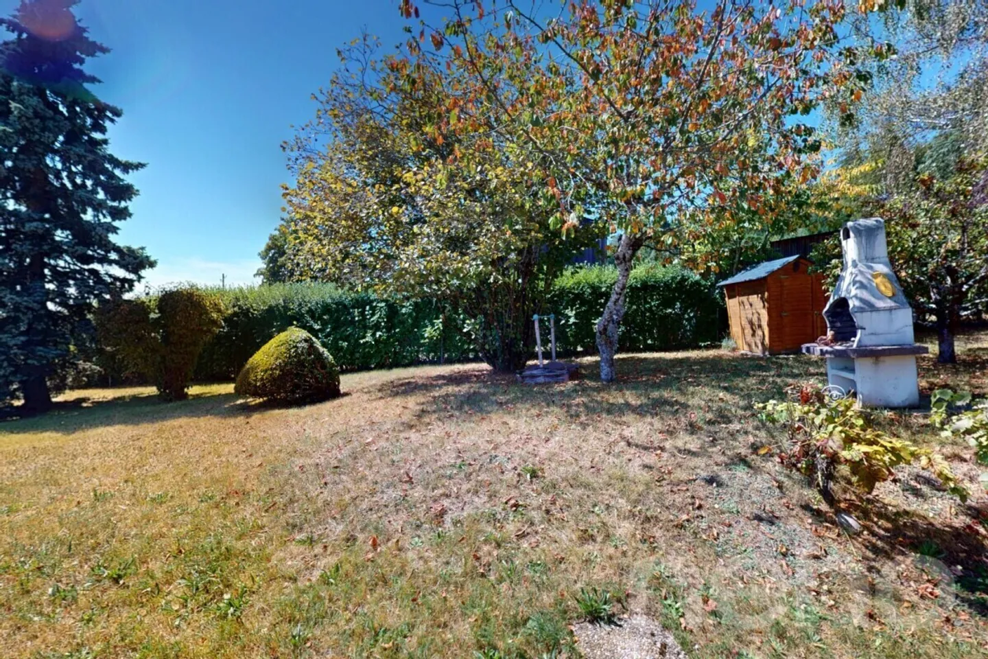 Charmantes Haus, Blick auf die Landschaft und großes Potenzial - Foto 1 von 3