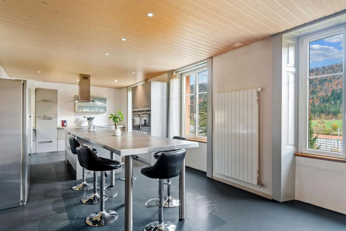 St-Imier, charaktervolles Haus - Perfekt für Familie und berufliche Tätigkeit - Foto 1 von 13