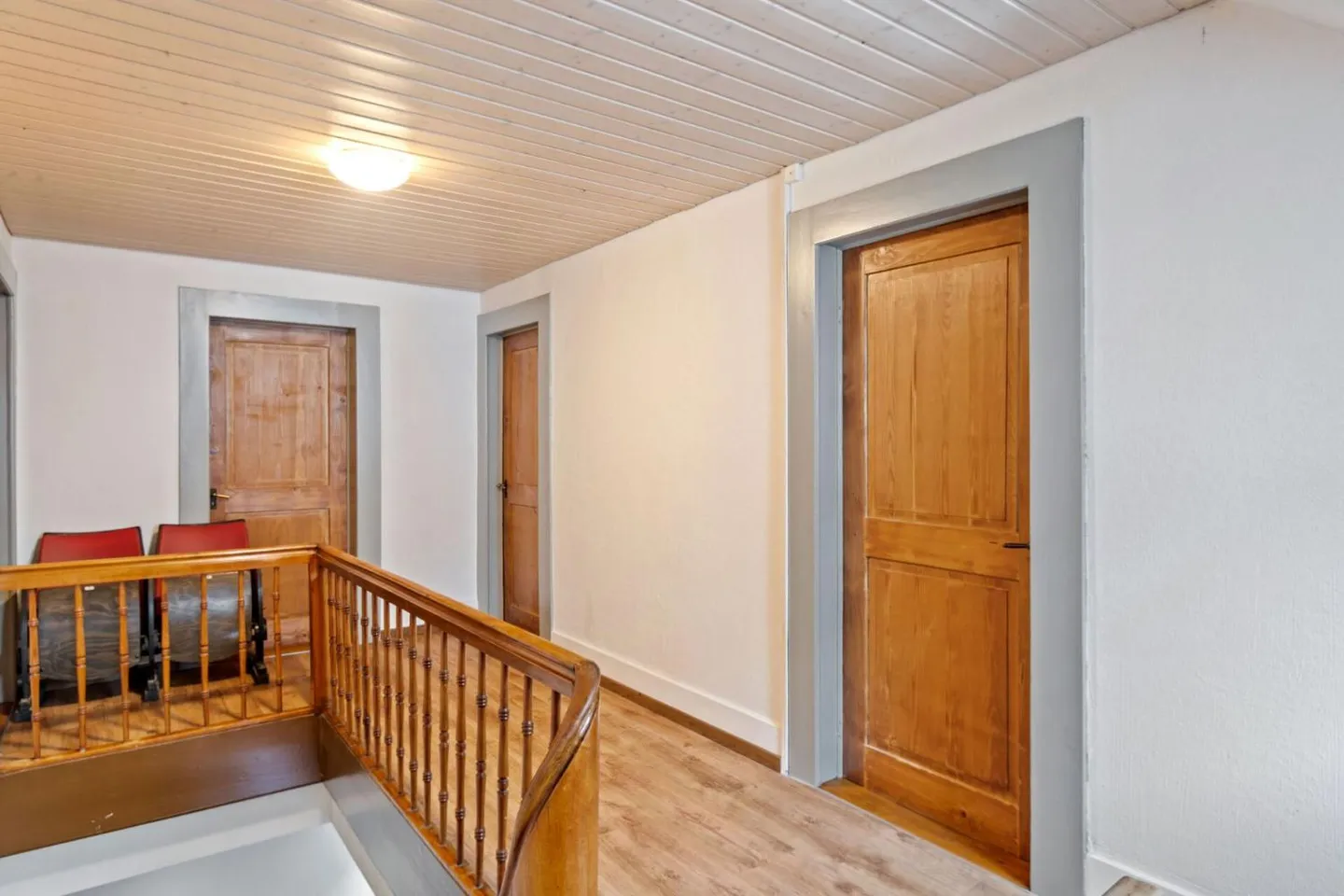 St-Imier, charaktervolles Haus - Perfekt für Familie und berufliche Tätigkeit - Foto 10 von 13