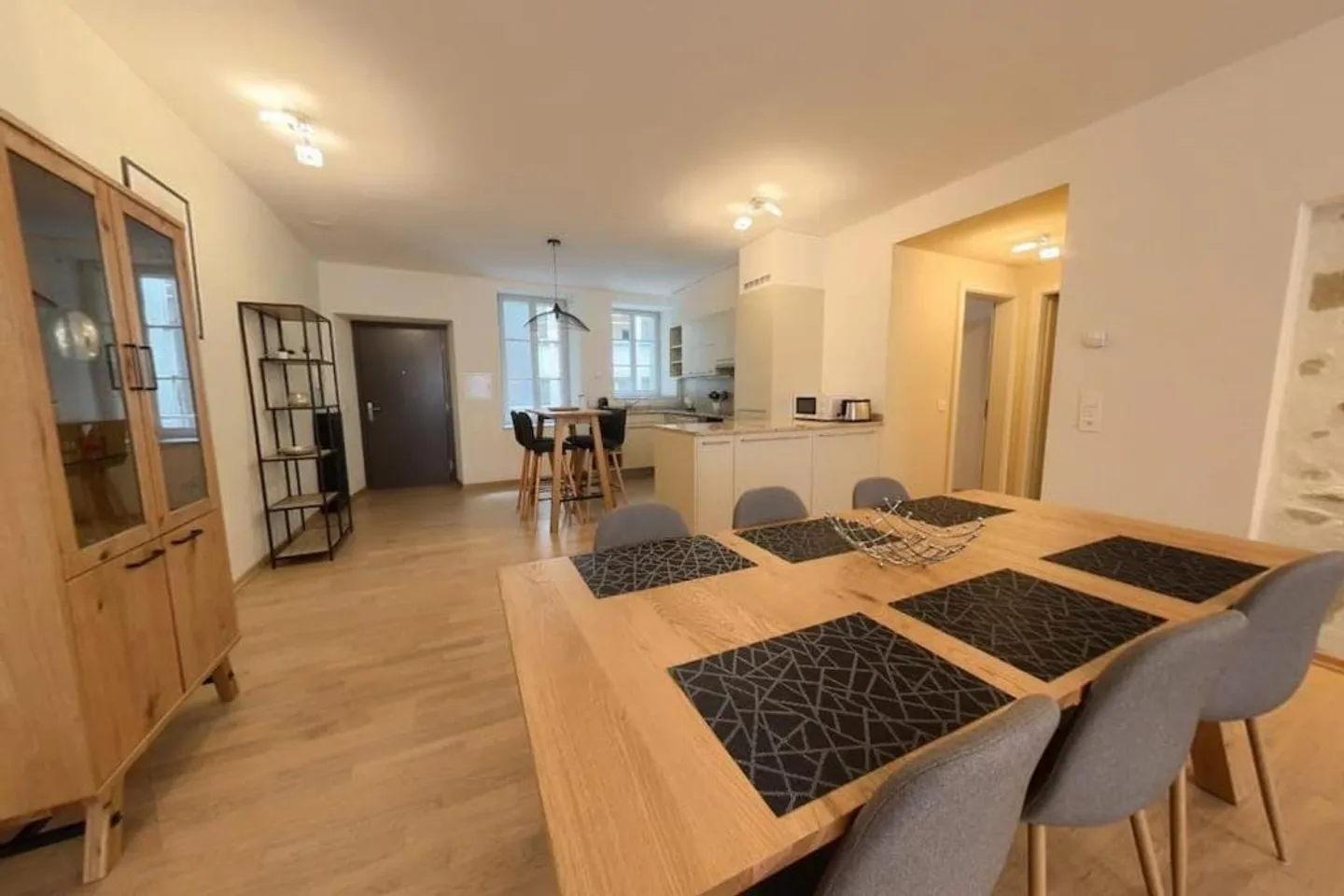 Apartment for rent - Photo 2 of 9