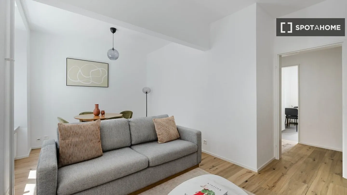 Entdecke, besichtige und miete dein neues Zuhause online mit vollem Vertrauen. - Foto 1 von 9