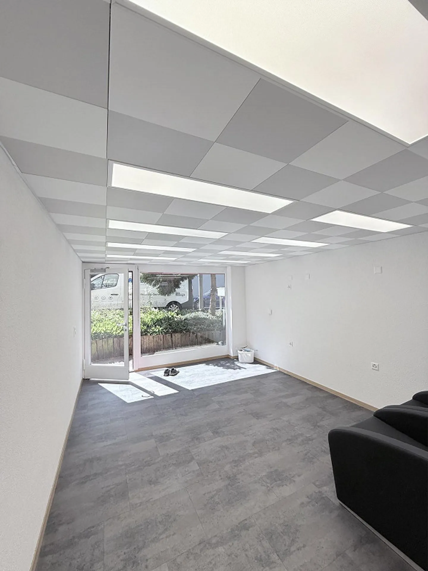 Recherche d'un nouveau locataire pour un salon de coiffure d'environ 40m2, réparti sur deux pièces - Photo 2 sur 9