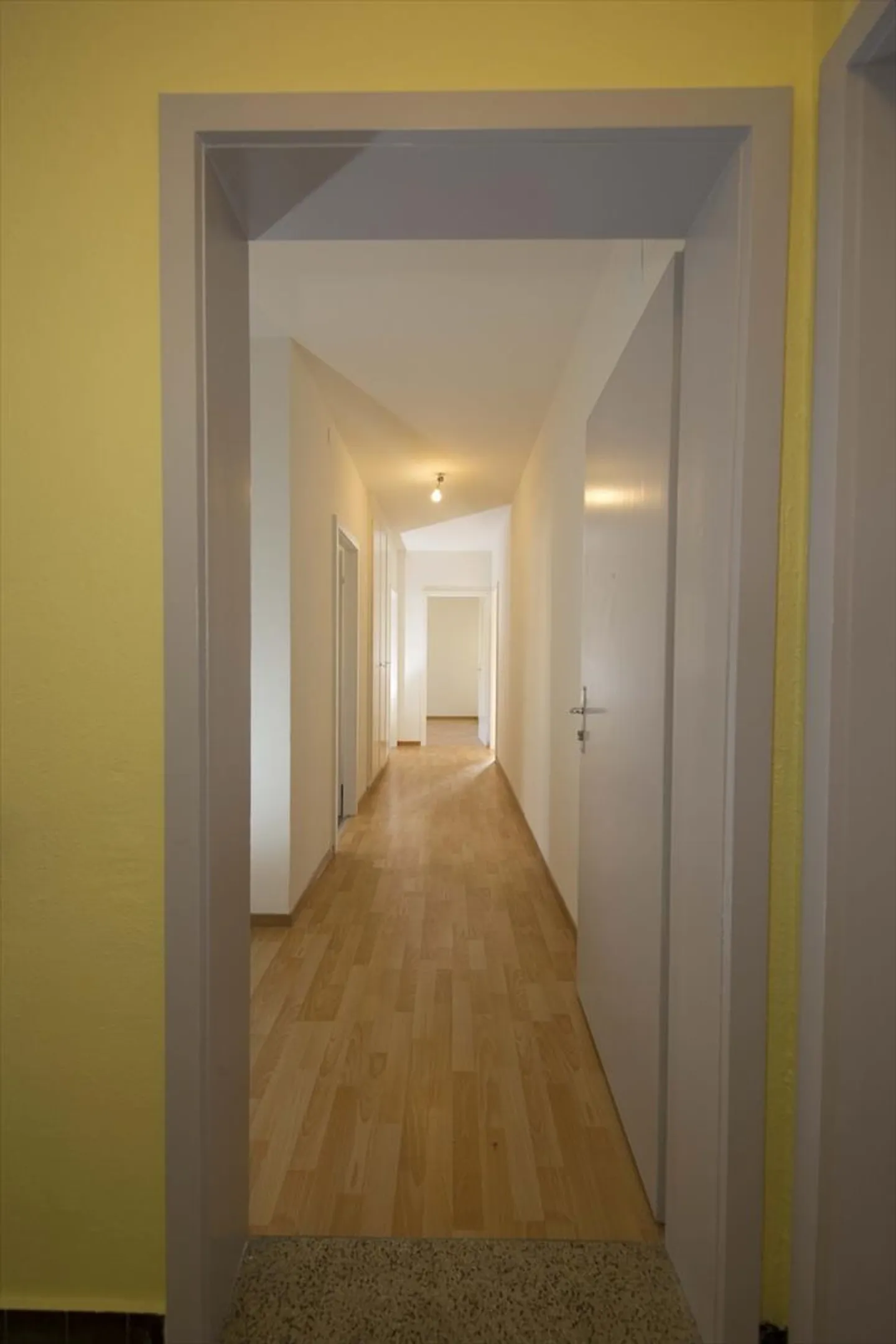 Apartment for rent - Photo 4 of 8