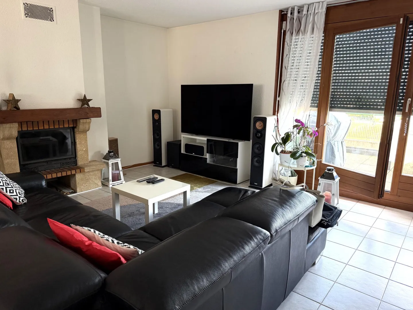 Beautiful 3.5-room apartment with terrace, lake and mountain view - Photo 1 of 6