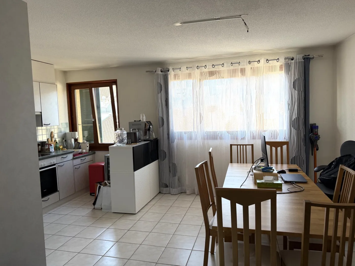 Beautiful 3.5-room apartment with terrace, lake and mountain view - Photo 2 of 6