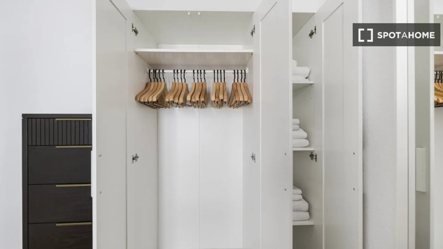 Entdecke, besichtige und miete dein neues Zuhause online mit vollem Vertrauen. - Foto 8 von 9