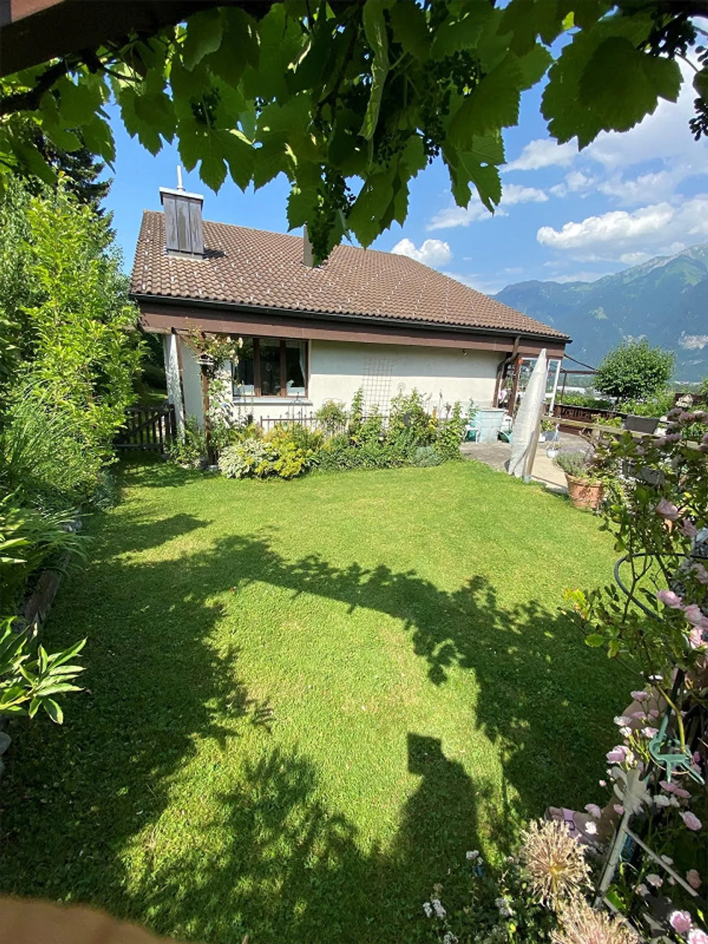 Casa unifamiliare in una posizione elevata da sogno - Foto 1 di 7