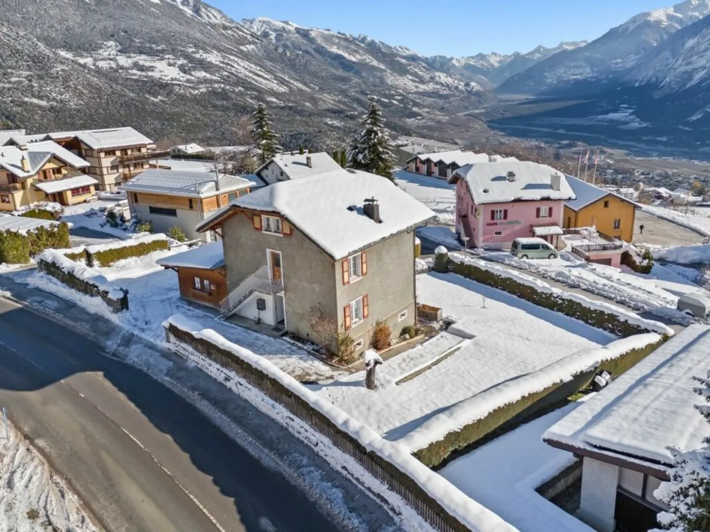 Casa bifamiliare nella zona sciistica di Crans-Montana/VS - Foto 3 di 37