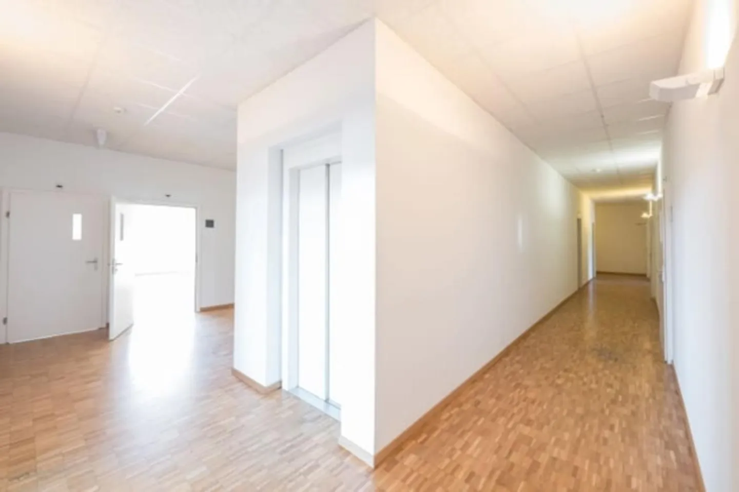 Office spaces in Kleindöttingen - Photo 2 of 6