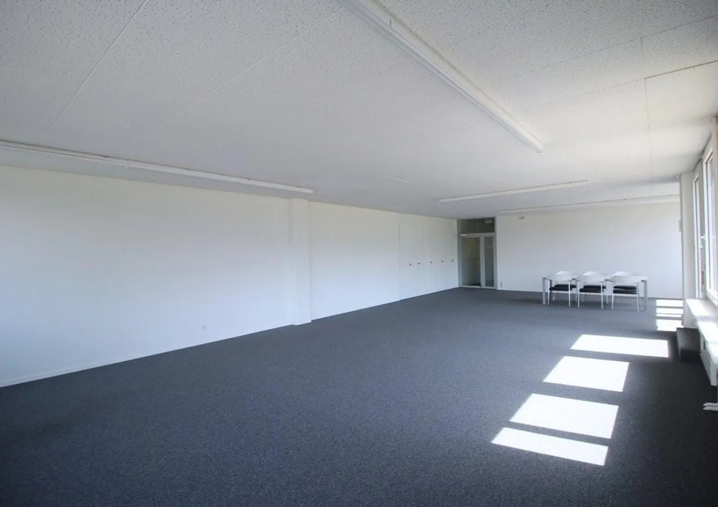 95m² Office, 8953 Dietikon - Photo 2 of 6