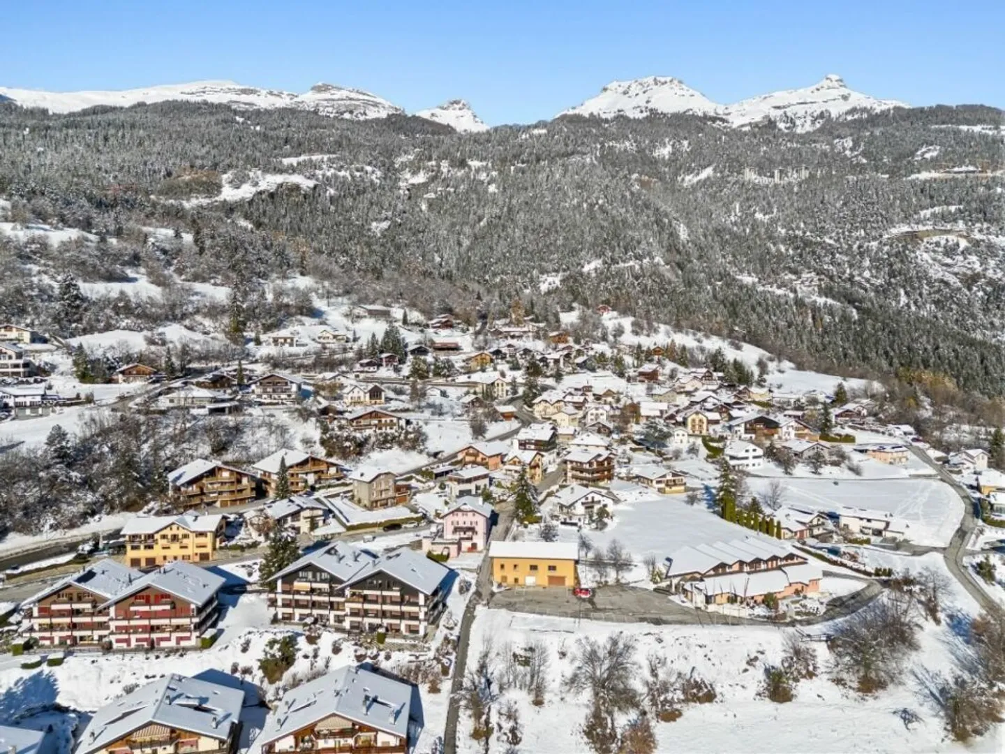 Casa bifamiliare nella zona sciistica di Crans-Montana/VS - Foto 32 di 37