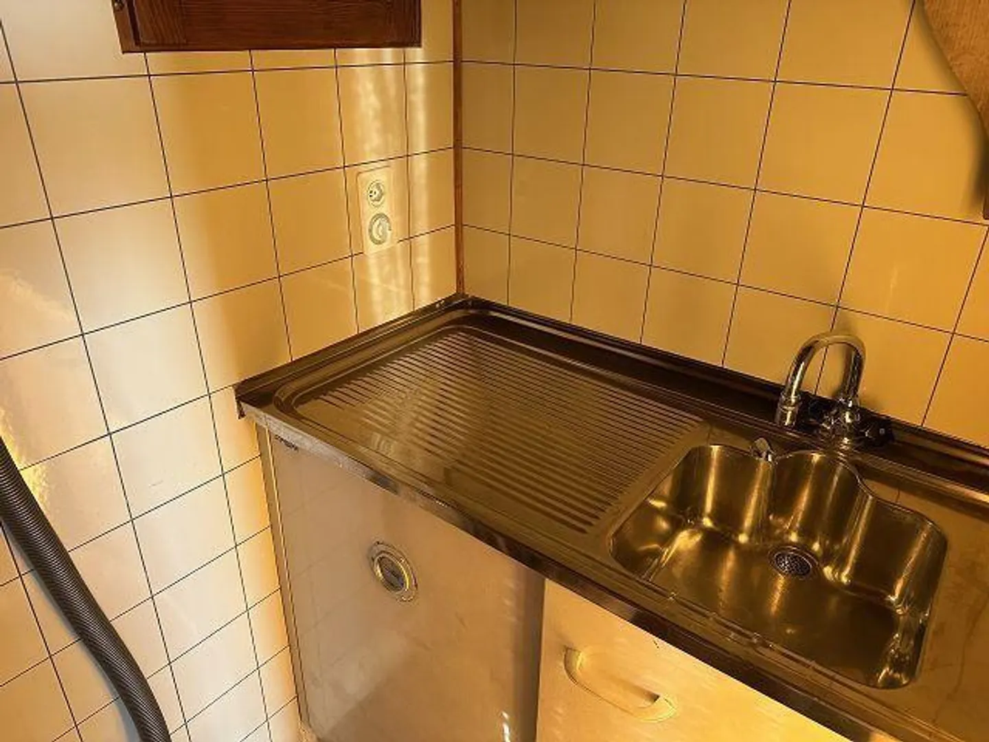 4-Room Village House with Garden in a Very Quiet, Sunny Location - Photo 8 of 33