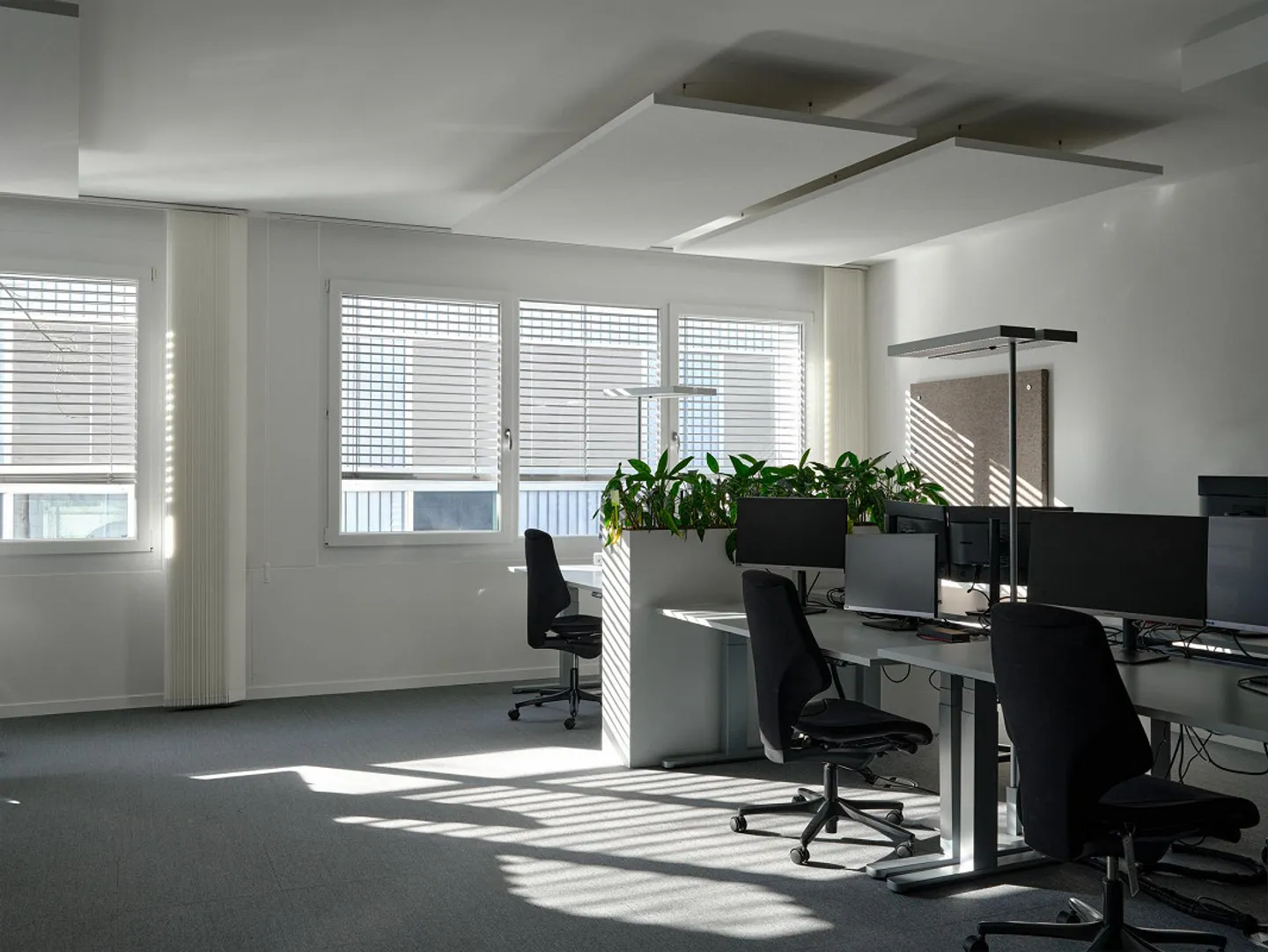 Spazio ufficio di alta qualità nell'edificio per uffici certificato SNBS Josef - Foto 3 di 6