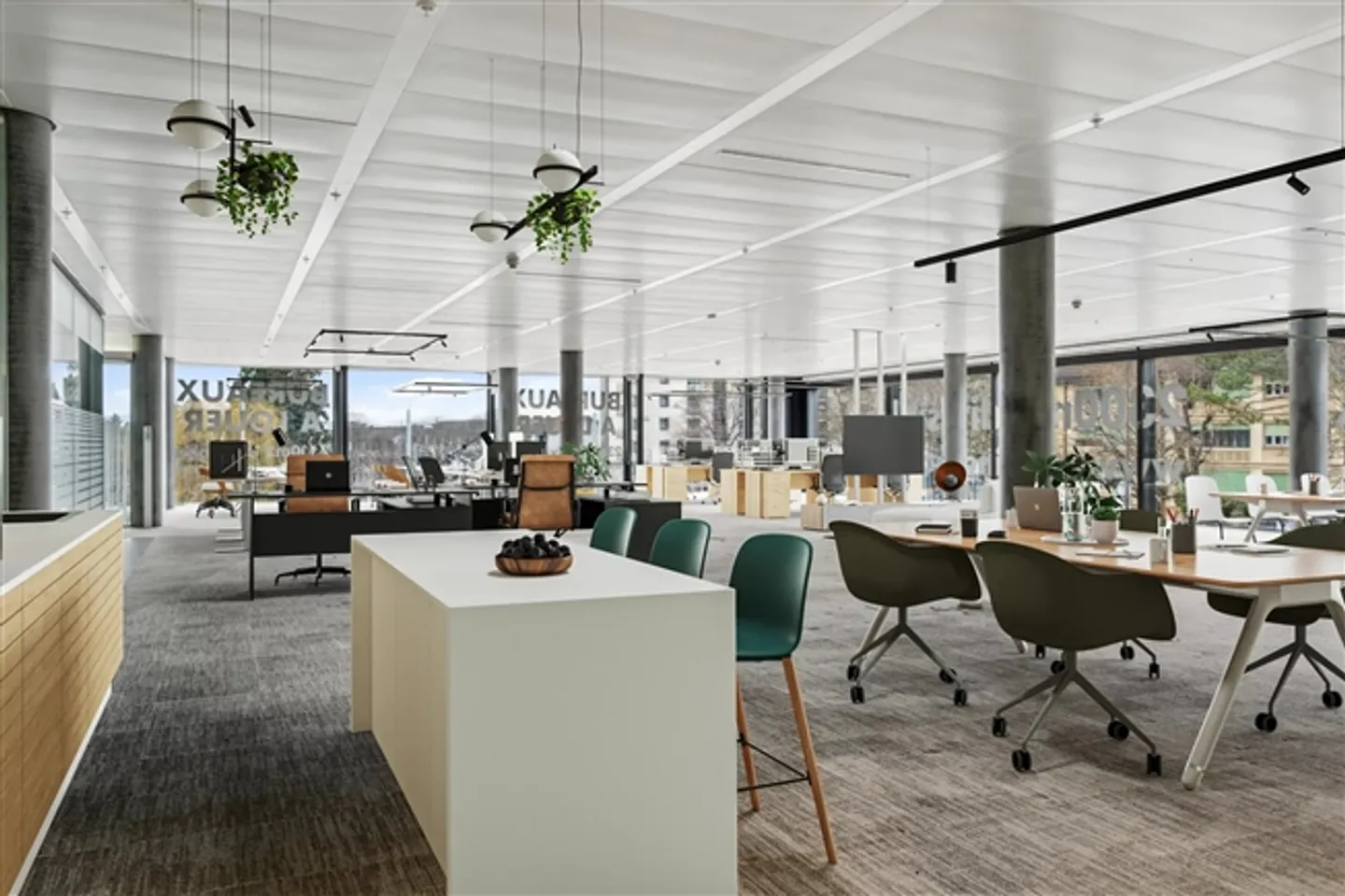 Commercial spaces in Avenue du Bouchet 12 - Photo 1 of 15