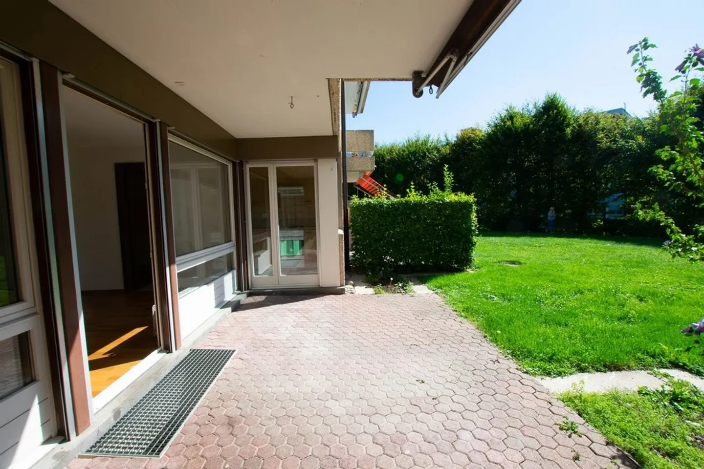 Appartement temporaire de 4.5 pièces au rez-de-chaussée avec 2 places assises - Photo 10 sur 12