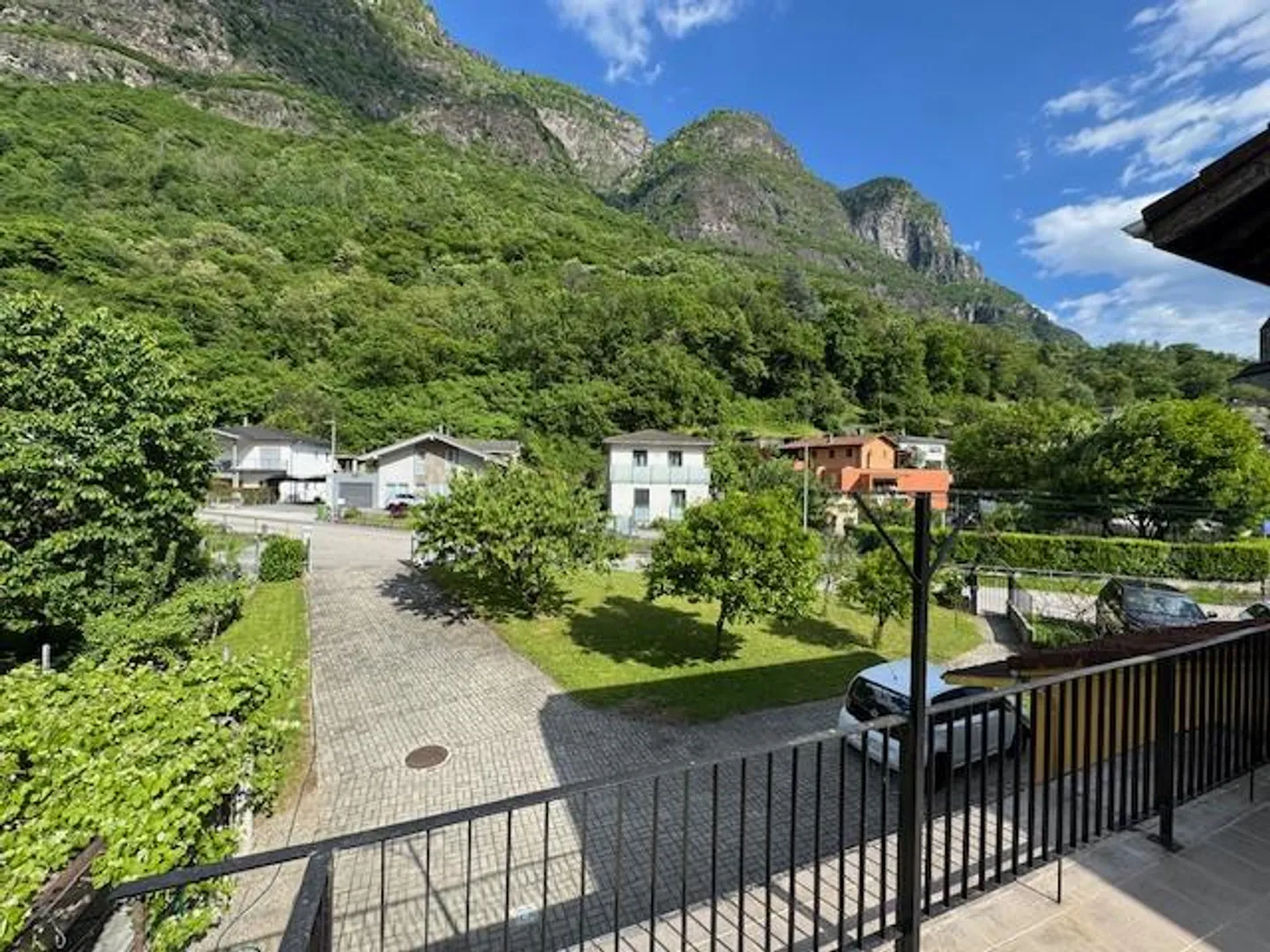Casa familiare con giardino - Foto 11 di 12