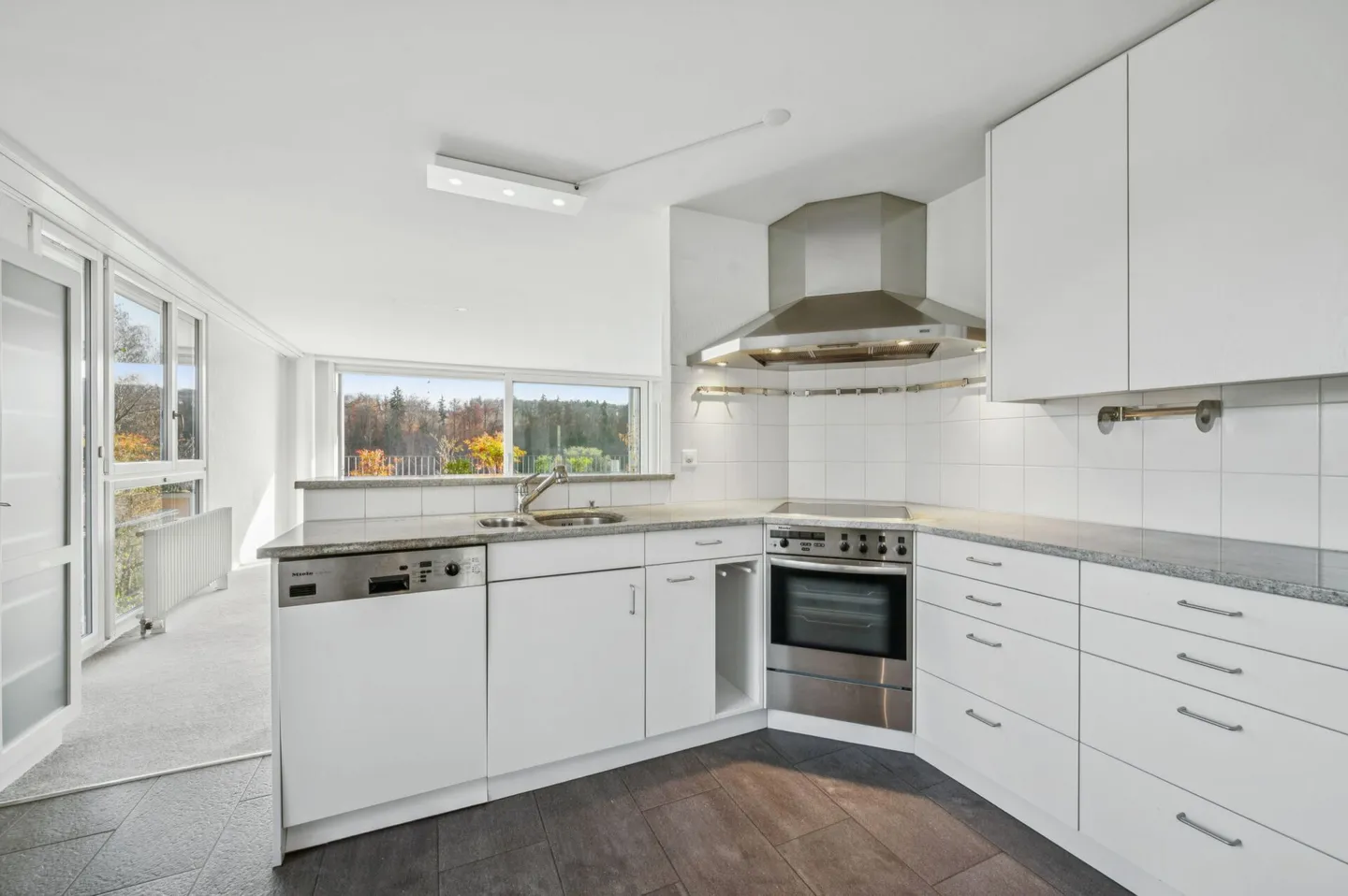 Appartement familial avec deux balcons et vue magnifique - Photo 3 sur 15