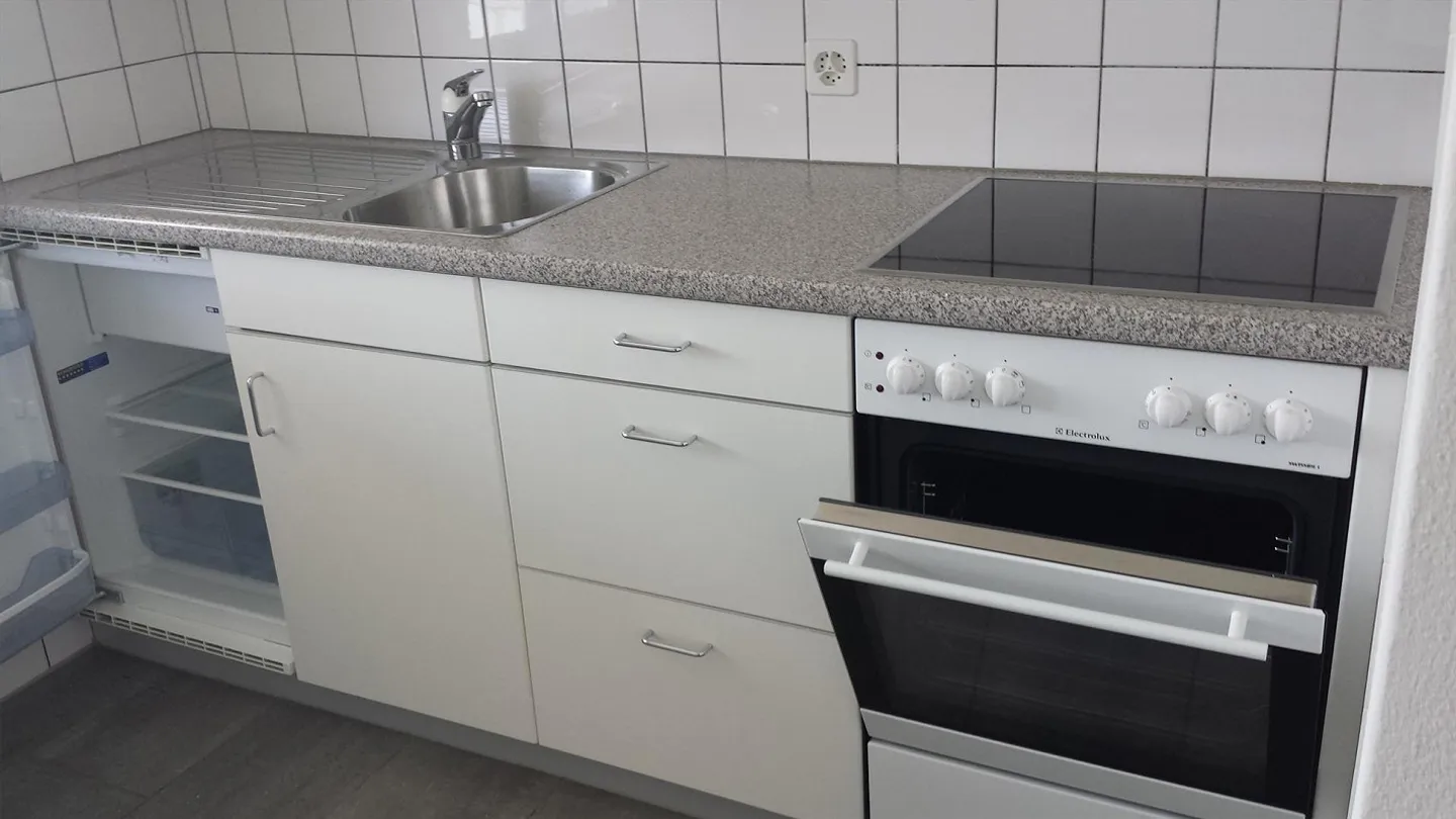 Appartement lumineux de 1,5 pièce avec grand balcon et vue - Photo 6 sur 13