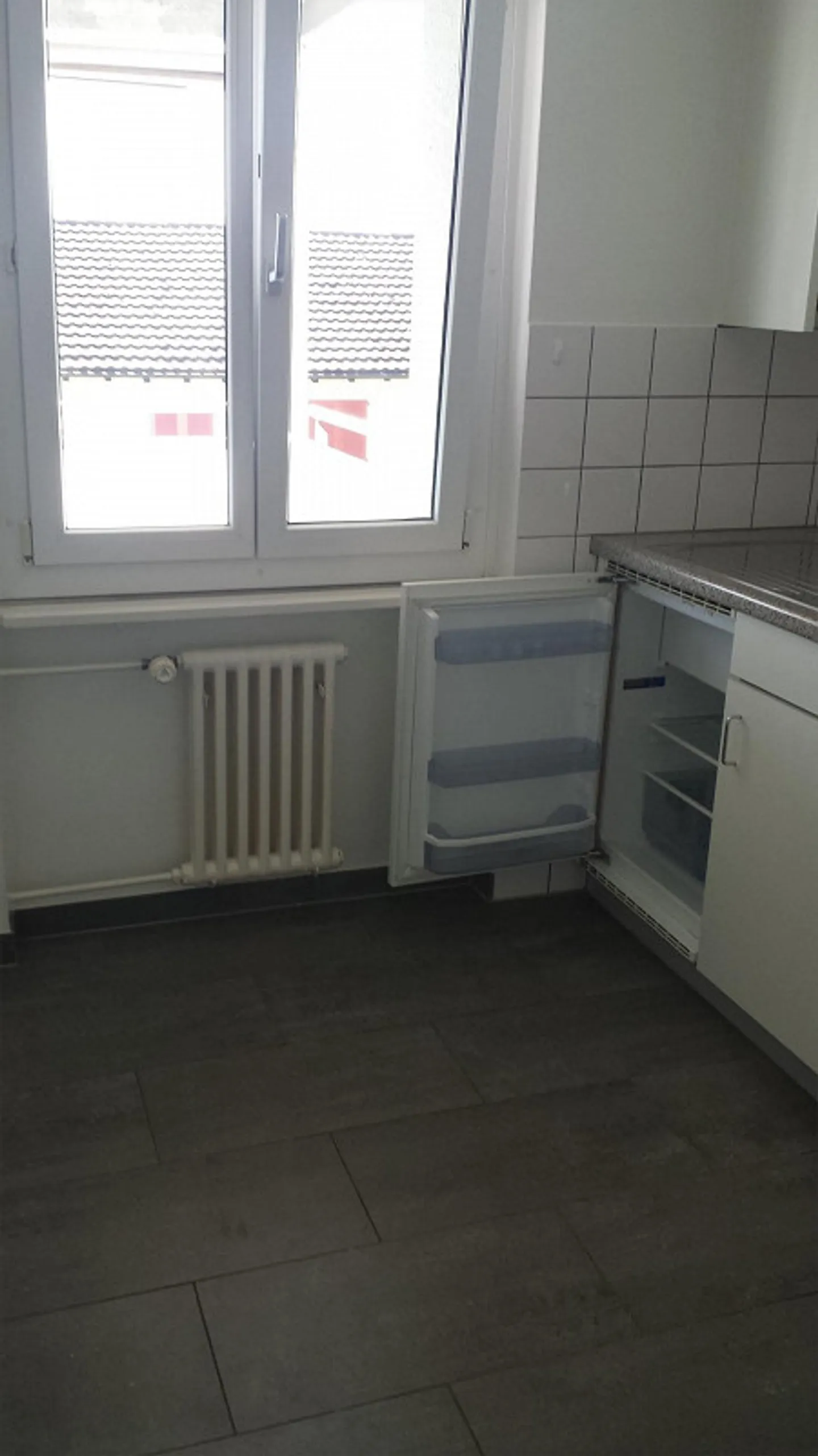 Appartement lumineux de 1,5 pièce avec grand balcon et vue - Photo 7 sur 13