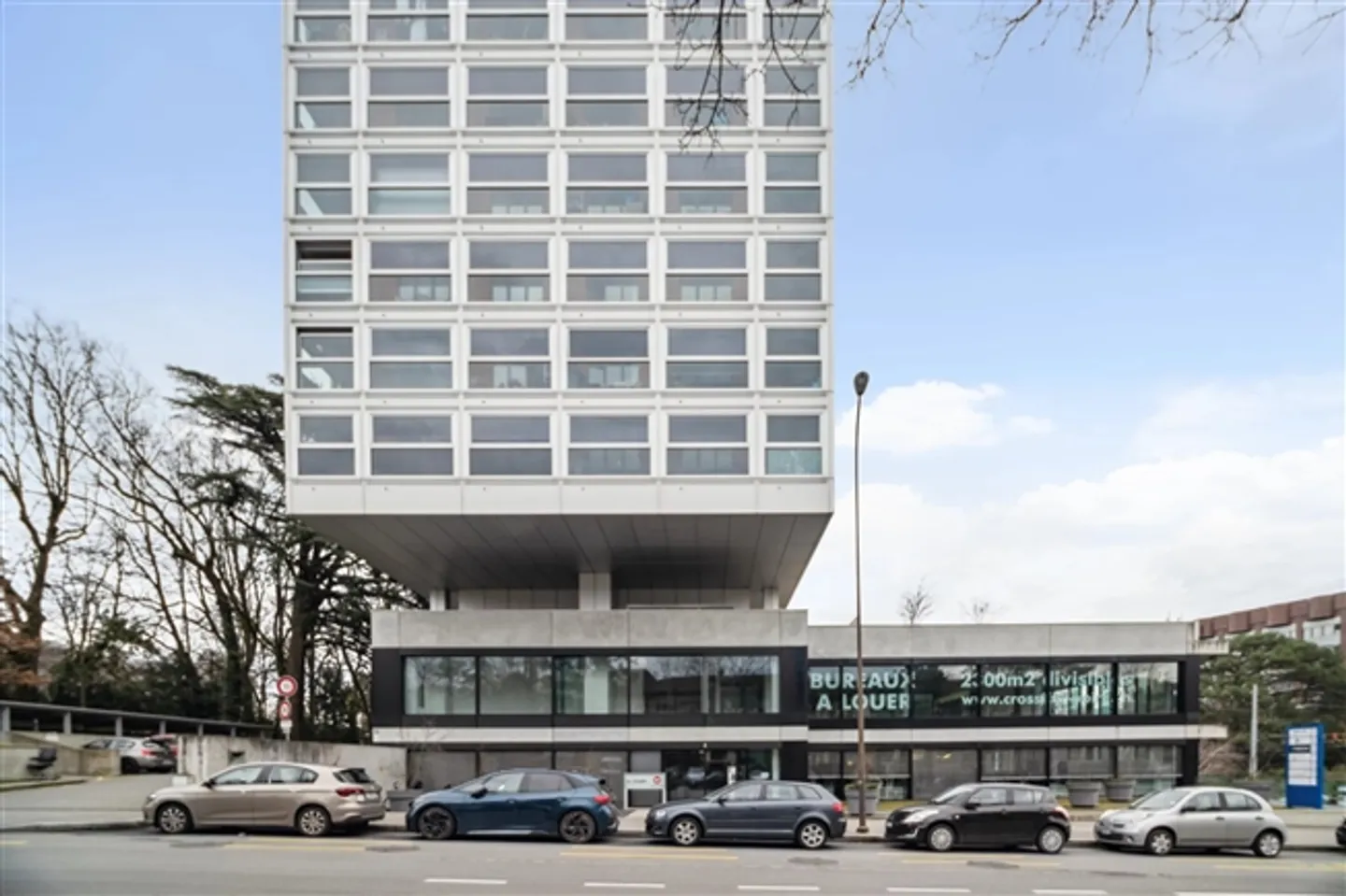 Commercial spaces in Avenue du Bouchet 12 - Photo 3 of 15