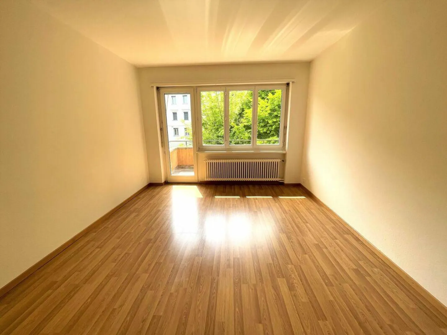 This apartment surprises at first glance! - Photo 5 of 7