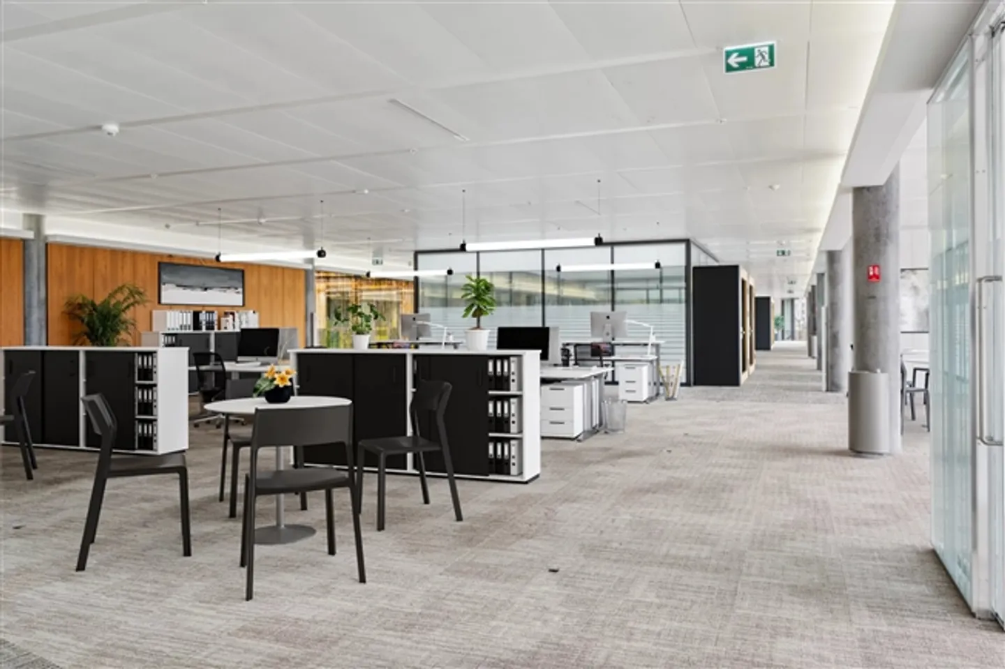 Commercial spaces in Avenue du Bouchet 12 - Photo 6 of 15