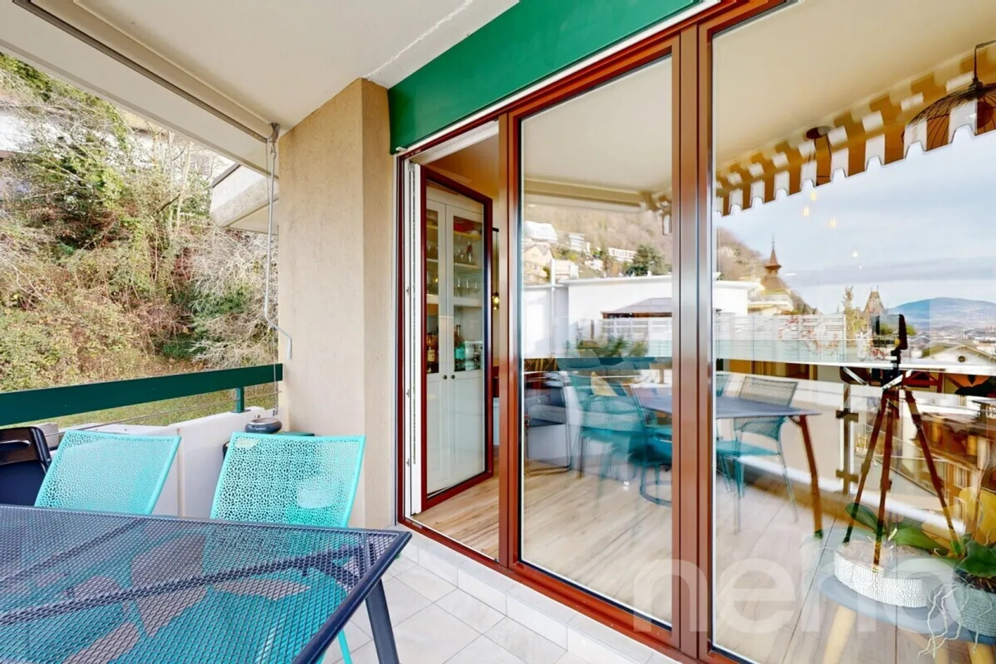 Beautiful 4.5-room apartment completely renovated with lake view, parking space and cellar - Photo 3 of 12