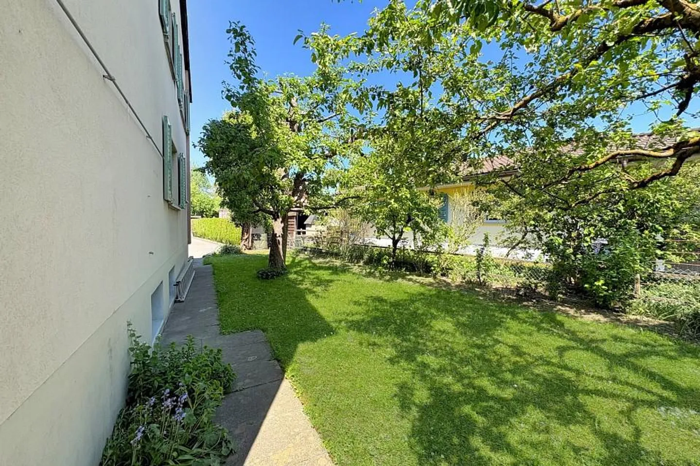 Casa angolare adatta alle famiglie in una posizione centrale - Foto 13 di 13