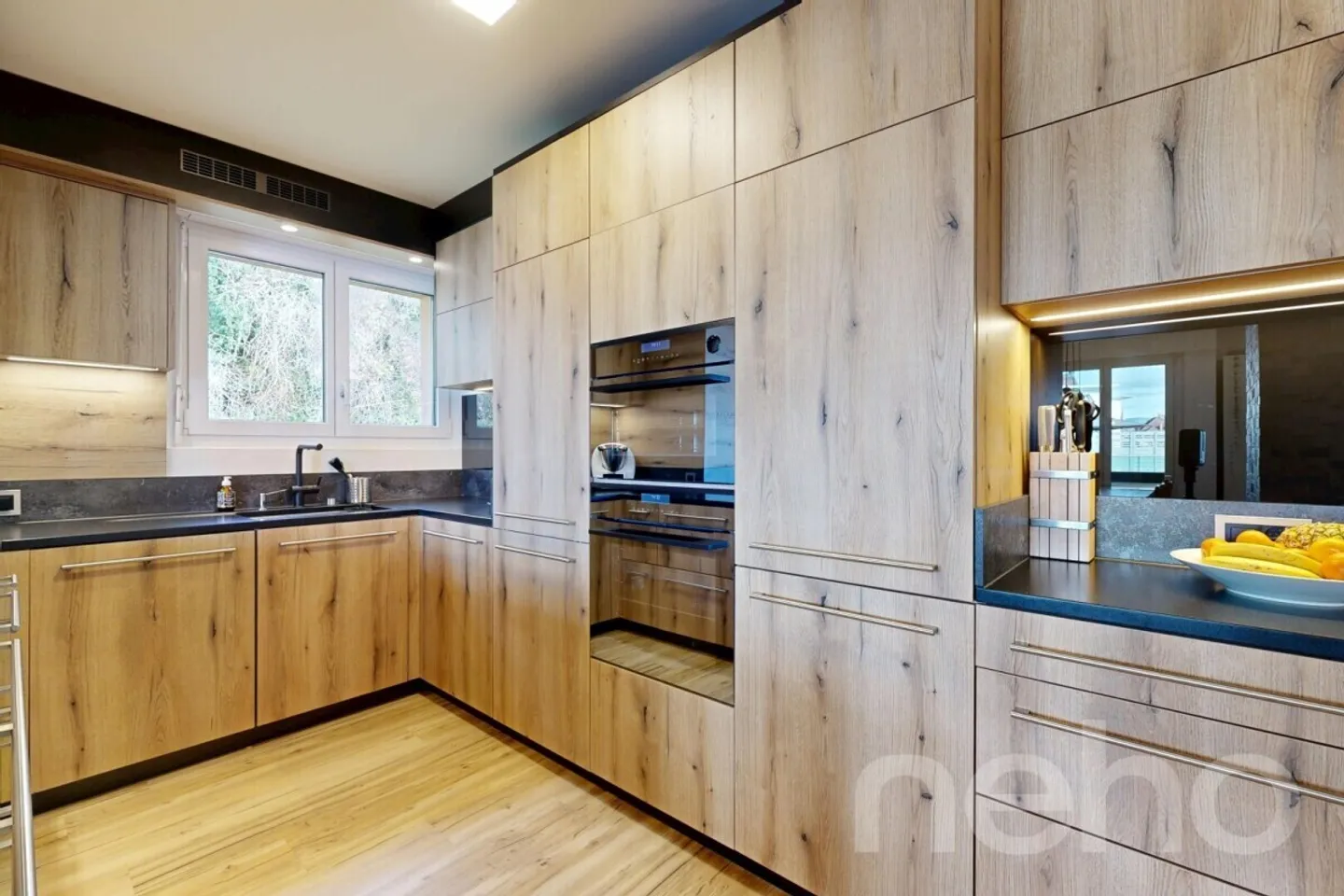 Beautiful 4.5-room apartment completely renovated with lake view, parking space and cellar - Photo 7 of 12