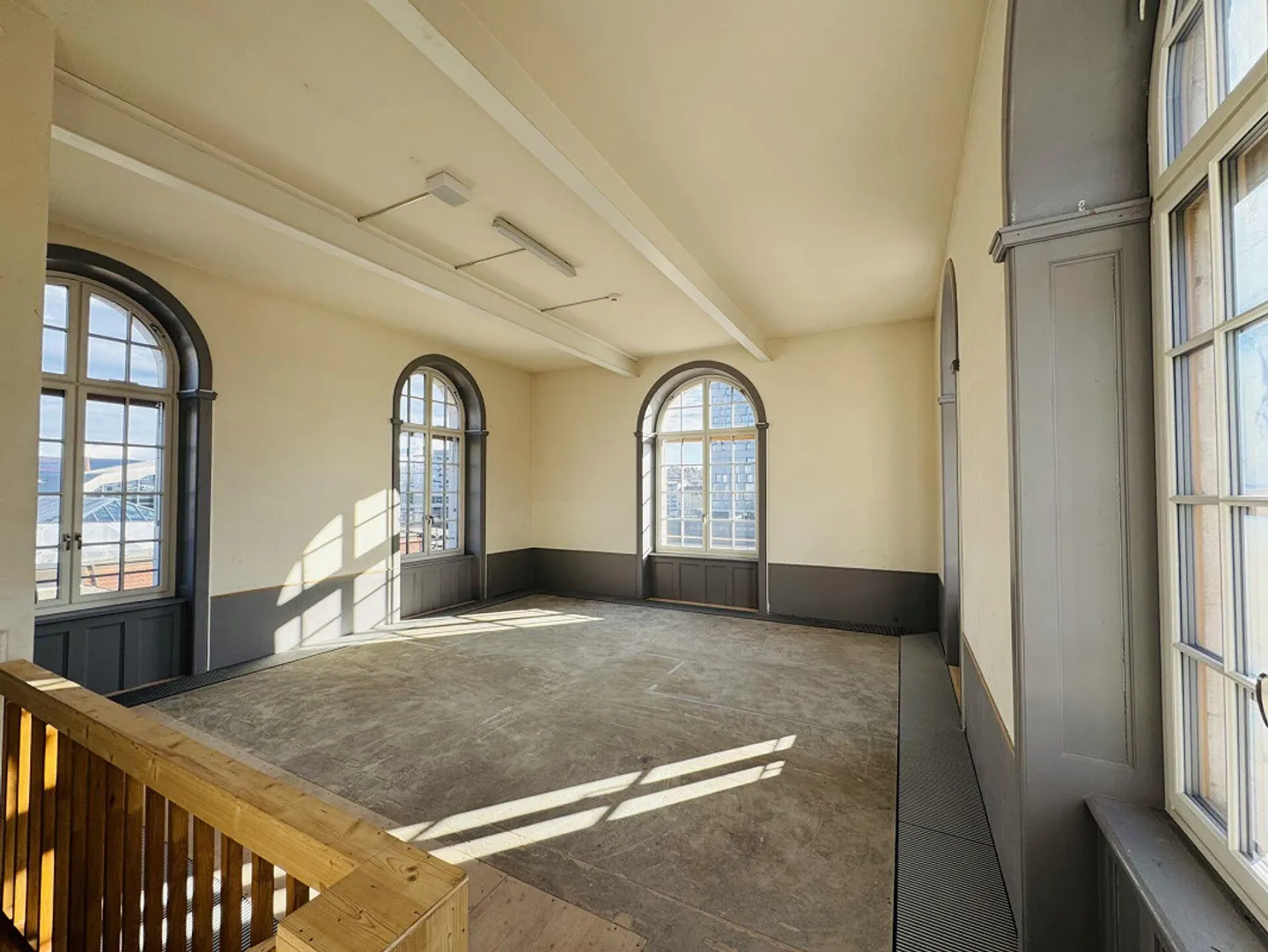 Bureau unique et entièrement aménagé à la gare de Bâle SBB - Photo 1 sur 8