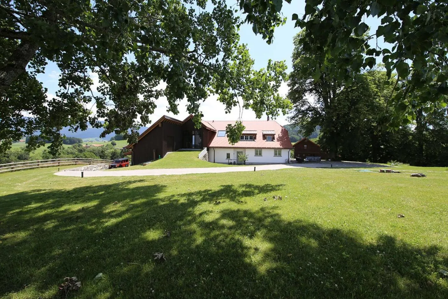 9-Zimmer Villa - Foto 2 von 13