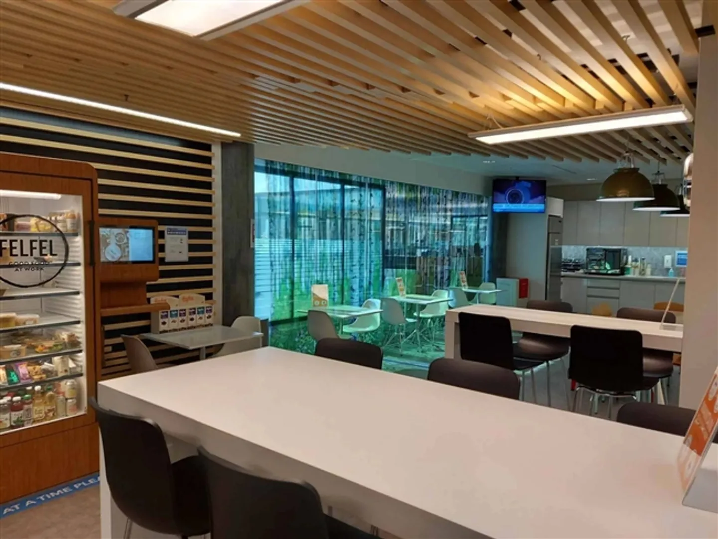 Commercial spaces in Avenue du Bouchet 12 - Photo 14 of 15