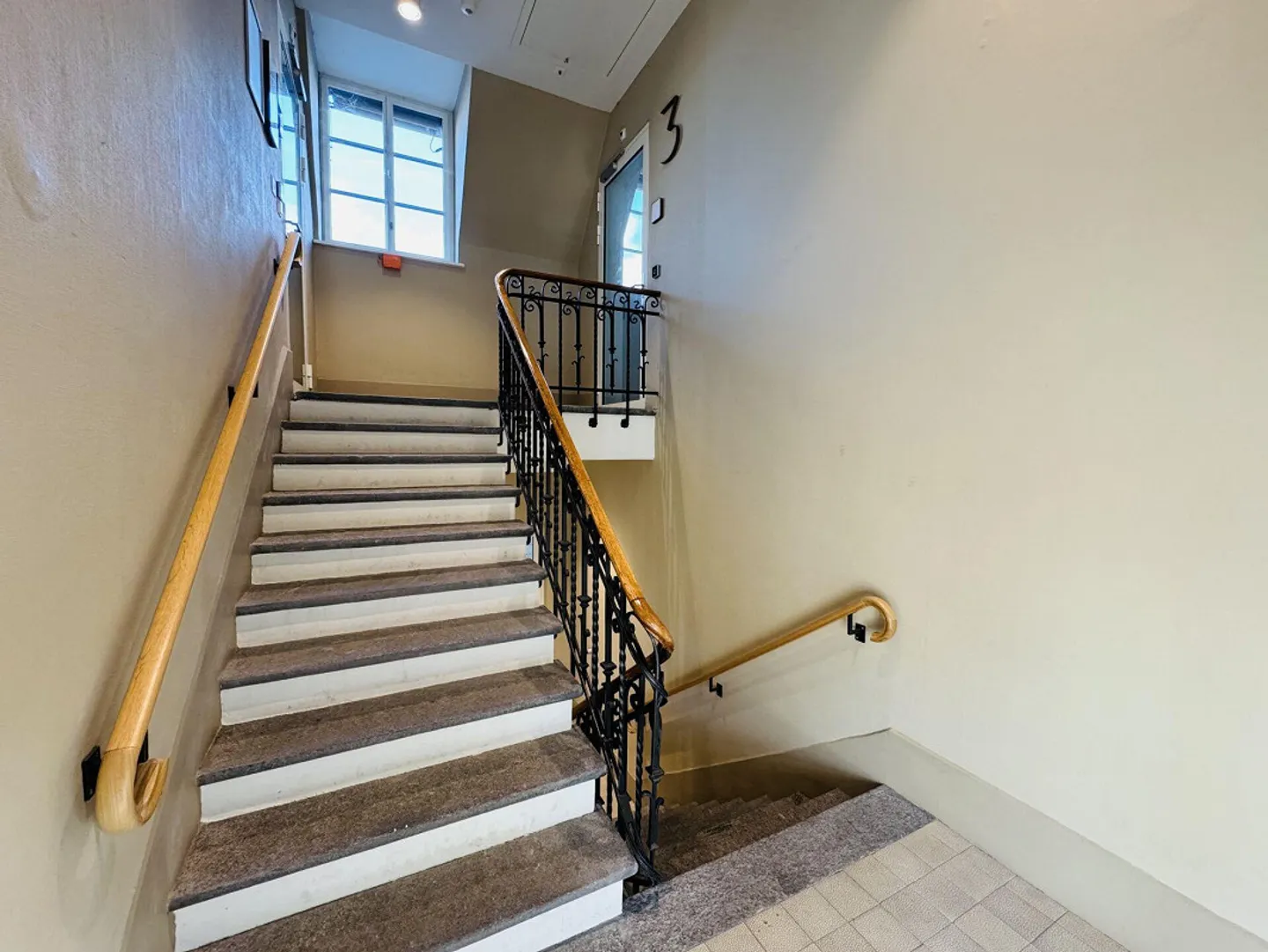 Bureau unique et entièrement aménagé à la gare de Bâle SBB - Photo 7 sur 8