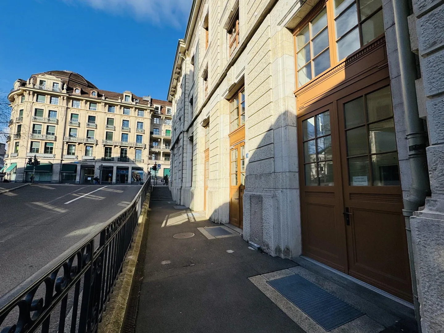 Bureau unique et entièrement aménagé à la gare de Bâle SBB - Photo 8 sur 8