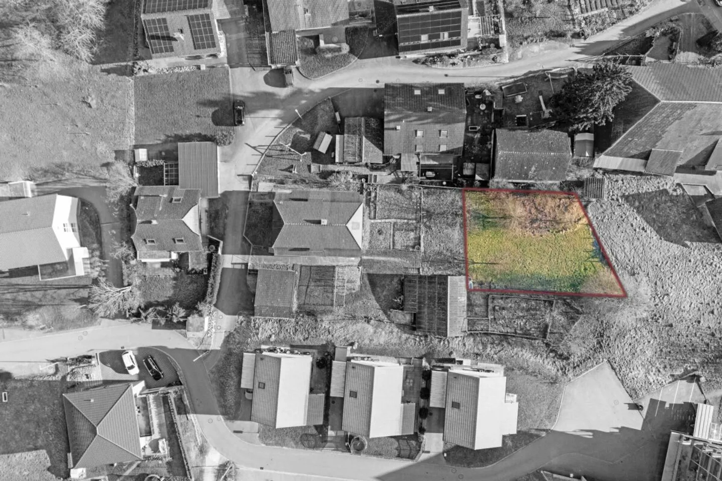Opportunité d'investissement : réserve de terrain à bâtir de 750 m² avec potentiel de développement dans un environnement calme - Photo 7 sur 7