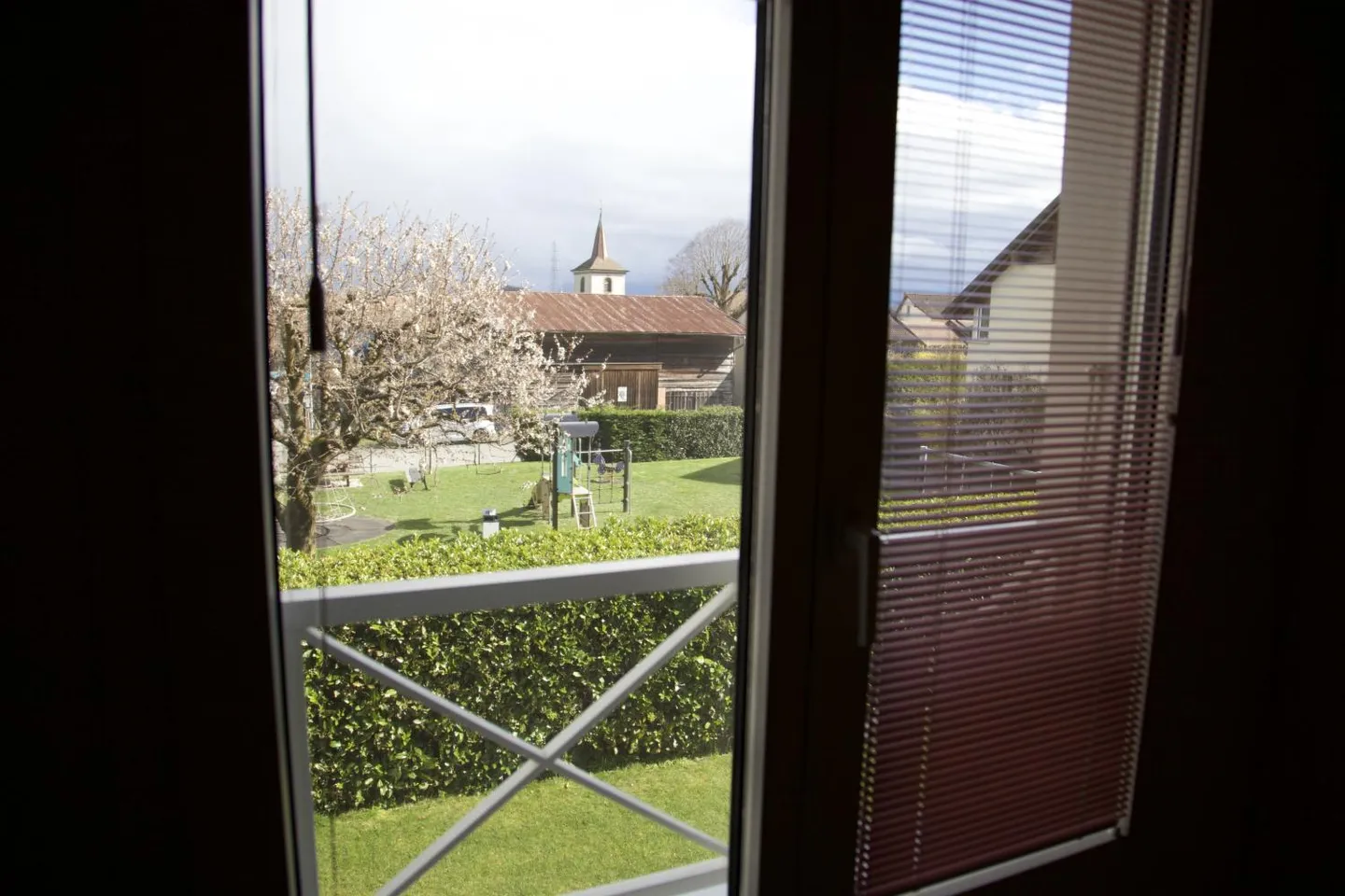 Semi-Detached House - Photo 3 of 10