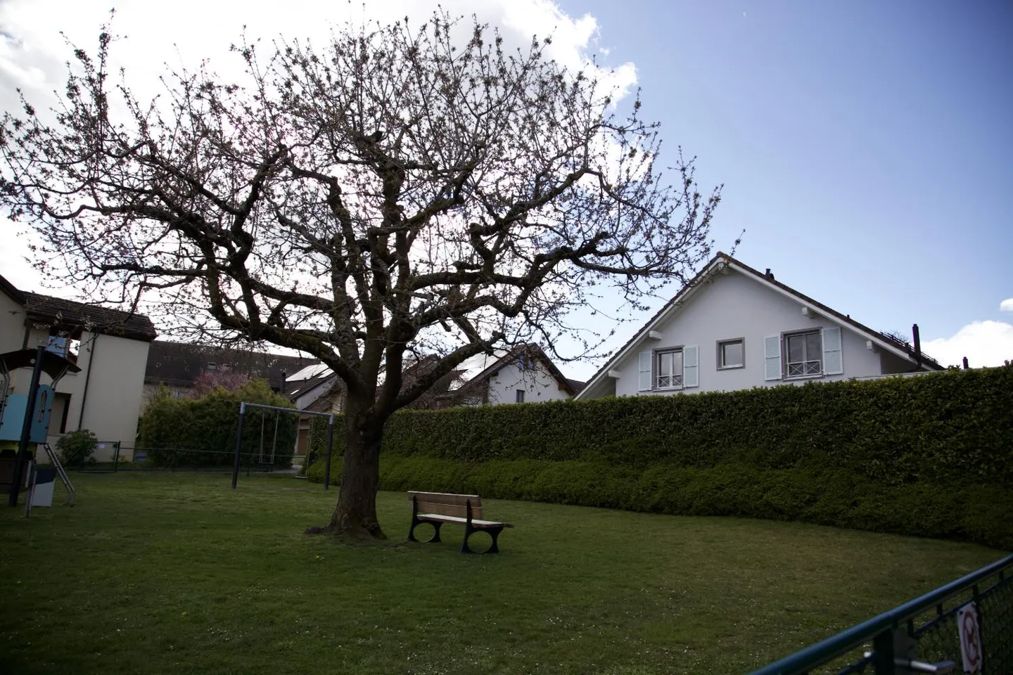 Semi-Detached House - Photo 4 of 10