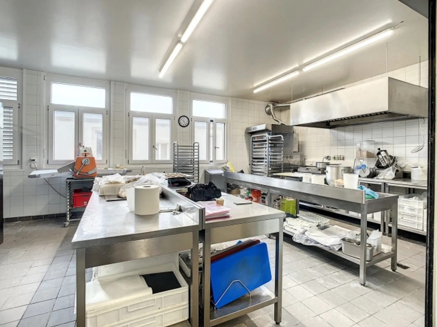 «Geschäfts- und Wohngebäude» - Foto 15 von 20