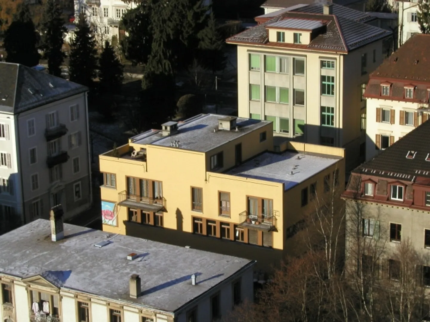 «Geschäfts- und Wohngebäude» - Foto 19 von 20