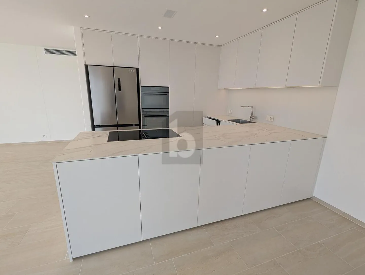 OASIS DE TRANQUILLITÉ LUXUEUSE AVEC TECHNOLOGIE HAUT DE GAMME - Photo 4 sur 6