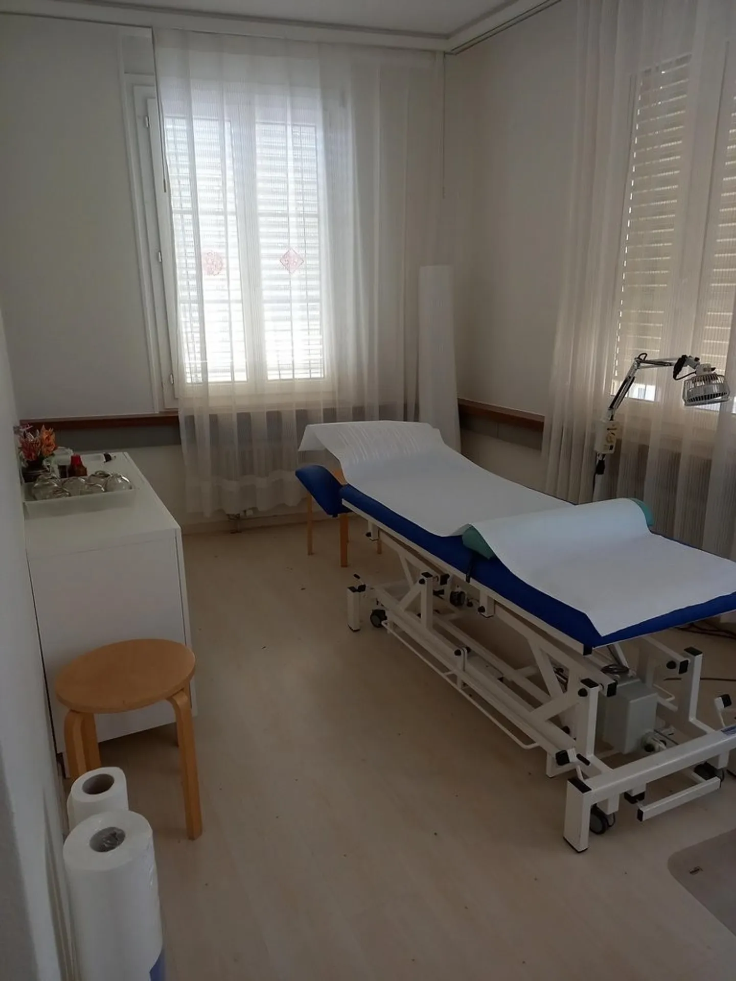 Louer - Bureau de 85,6 m2 près du centre de Neuchâtel - Photo 3 sur 4