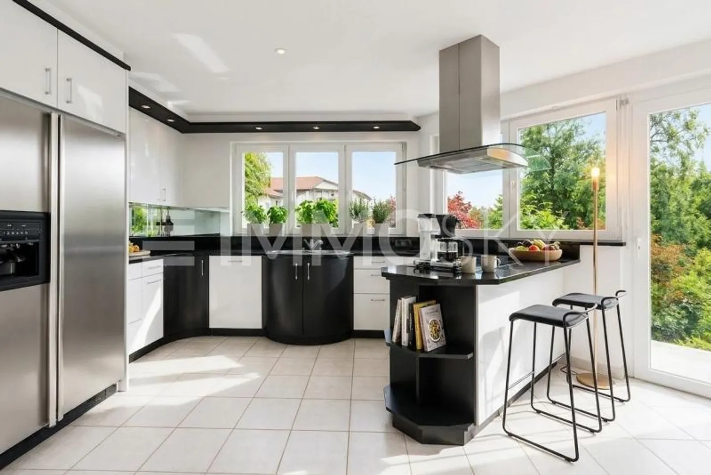 Exklusives Wohnen an der Alten Aare mit Wintergarten und Indoor-Pool - Foto 2 di 5