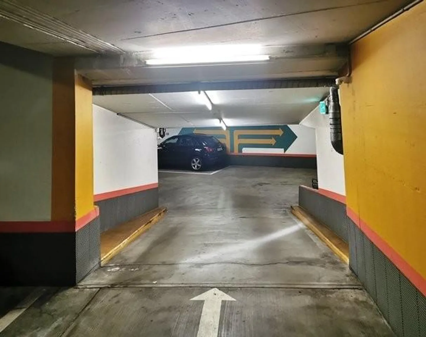 Places de parking dans le quartier de Birsig - Photo 3 sur 9