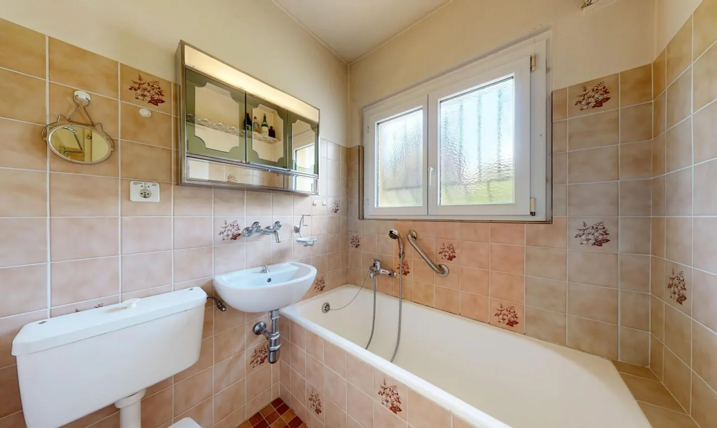 Exclusif : Petite maison de 3 pièces à rénover - Photo 9 sur 11