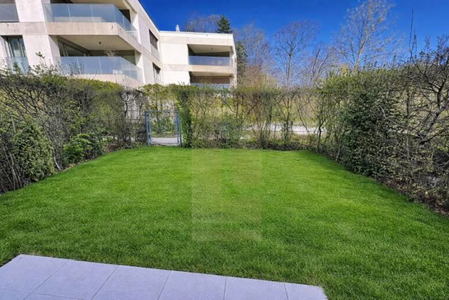 Elegant Furnished Studio - Photo 5 of 9