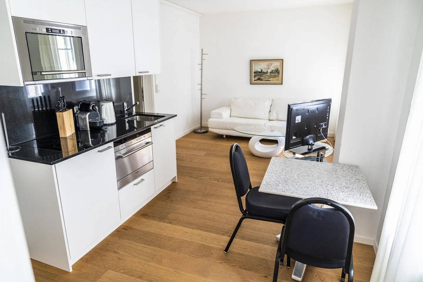 Appartement meublé 1 chambre avec service au centre de Biel incluant ACTIVE Fitness - Photo 1 sur 10